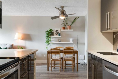 412-111 14 Avenue Se, Calgary, AB - Indoor Photo Showing Kitchen