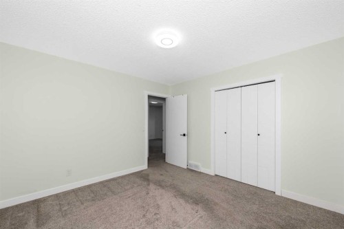 98 Del Ray Road Ne, Calgary, AB - Indoor Photo Showing Other Room