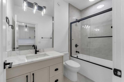 39 Heritage Ridge, Cochrane, AB - Indoor Photo Showing Bathroom