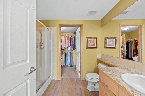 225-15 Everstone Drive Sw, Calgary, AB - Indoor Photo Showing Bathroom