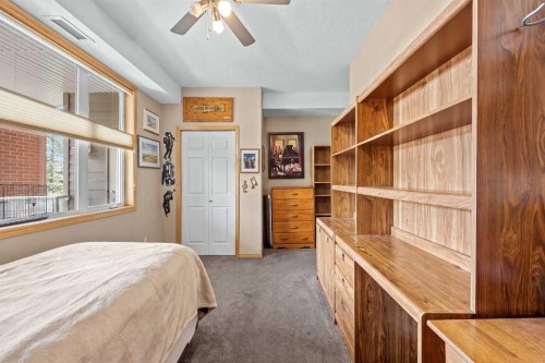 225-15 Everstone Drive Sw, Calgary, AB - Indoor Photo Showing Bedroom