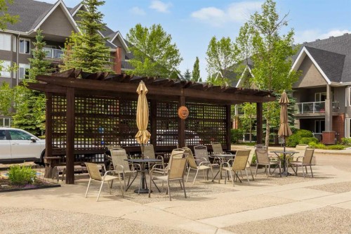 225-15 Everstone Drive Sw, Calgary, AB - Outdoor