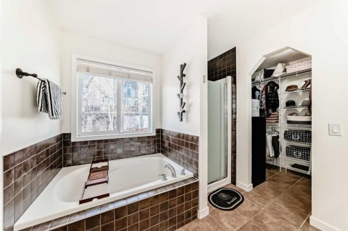 169 Aspenshire Drive Sw, Calgary, AB - Indoor Photo Showing Bathroom