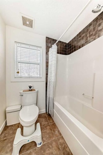 169 Aspenshire Drive Sw, Calgary, AB - Indoor Photo Showing Bathroom