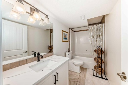 169 Aspenshire Drive Sw, Calgary, AB - Indoor Photo Showing Bathroom