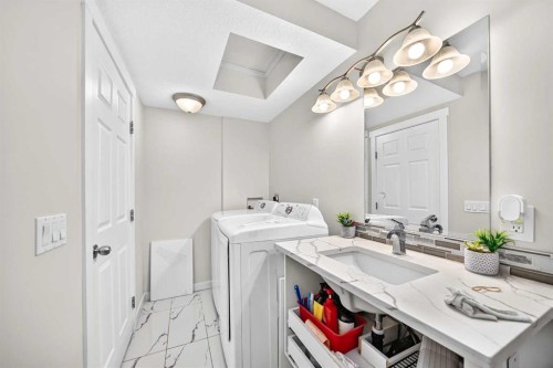 6016 18 Avenue Ne, Calgary, AB - Indoor