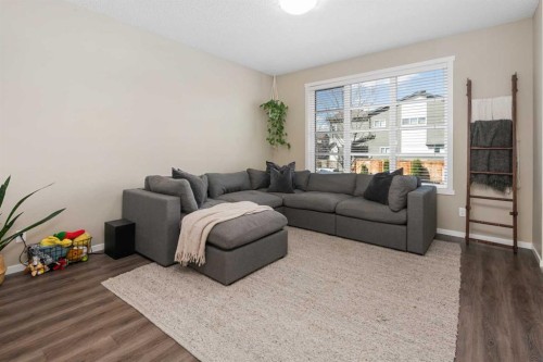 446 Walgrove Way Se, Calgary, AB - Indoor Photo Showing Other Room