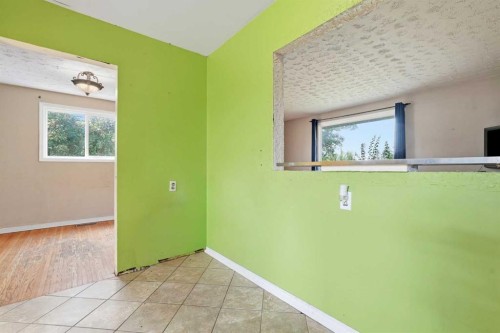 9032 Fairmount Drive Se, Calgary, AB - Indoor Photo Showing Other Room