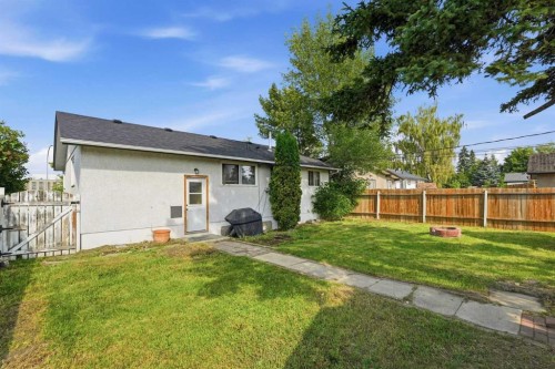 9032 Fairmount Drive Se, Calgary, AB - Outdoor