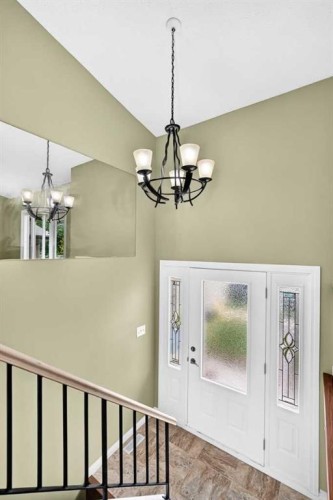 11335 Braeside Drive Sw, Calgary, AB - Indoor Photo Showing Other Room