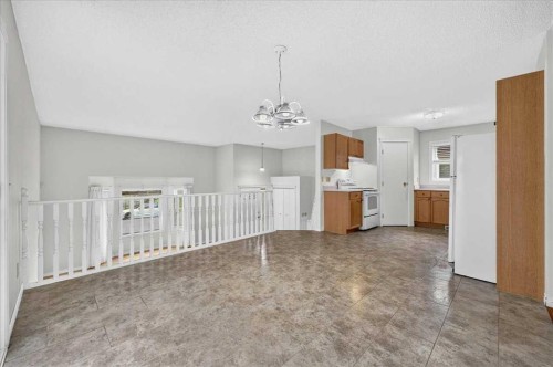 67 Rivercrest Circle Se, Calgary, AB - Indoor Photo Showing Kitchen