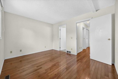 67 Rivercrest Circle Se, Calgary, AB - Indoor Photo Showing Other Room