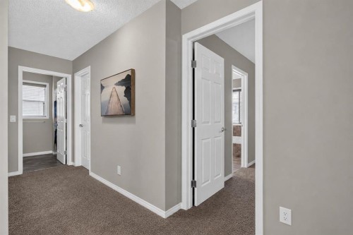 150 Osborne Rise Sw, Airdrie, AB - Indoor Photo Showing Other Room