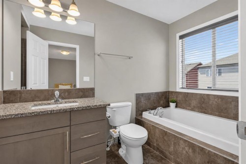 150 Osborne Rise Sw, Airdrie, AB - Indoor Photo Showing Bathroom
