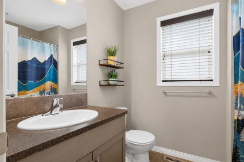 150 Osborne Rise Sw, Airdrie, AB - Indoor Photo Showing Bathroom