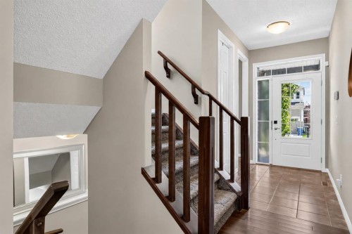 150 Osborne Rise Sw, Airdrie, AB - Indoor Photo Showing Other Room
