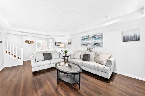 141 Shoreline Vista, Chestermere, AB - Indoor Photo Showing Living Room