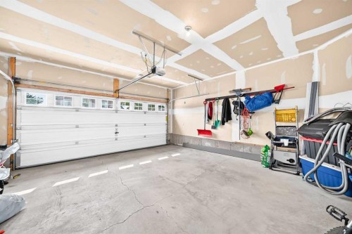 141 Shoreline Vista, Chestermere, AB - Indoor Photo Showing Garage