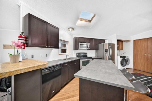 380-3223 83 Street Nw, Calgary, AB 
