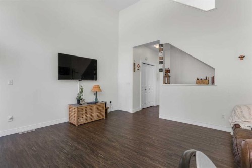 56-28 Heritage Drive, Cochrane, AB - Indoor