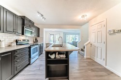 790 River Heights Crescent Cochrane, AB T4C 0J4