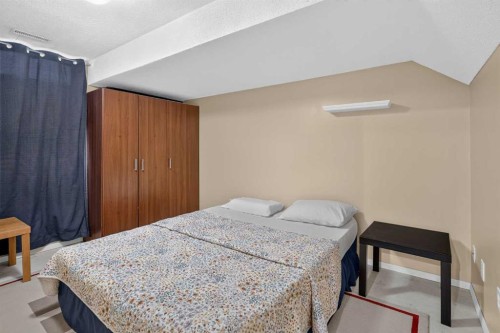 80 Hawkhill Way Nw, Calgary, AB - Indoor Photo Showing Bedroom