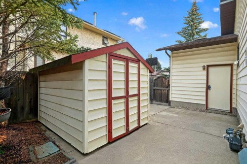 80 Hawkhill Way Nw, Calgary, AB - Outdoor With Exterior