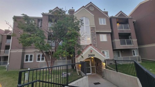 13-2013 Edenwold Heights NW Calgary, AB T3A 3Y2