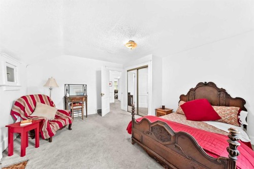 1925 10 Street Sw, Calgary, AB - Indoor Photo Showing Bedroom