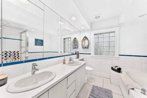 1925 10 Street Sw, Calgary, AB - Indoor Photo Showing Bathroom