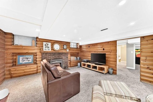 1925 10 Street Sw, Calgary, AB - Indoor With Fireplace