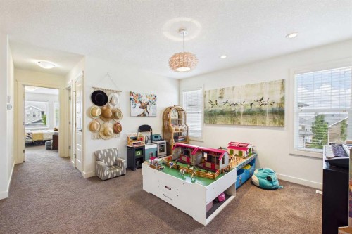 25 Evansglen Mews Nw, Calgary, AB - Indoor Photo Showing Other Room