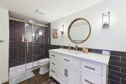 25 Evansglen Mews Nw, Calgary, AB - Indoor Photo Showing Bathroom
