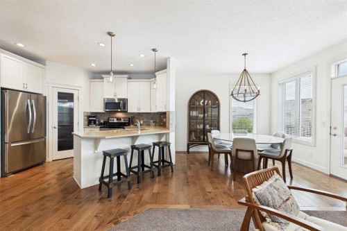 25 Evansglen Mews Nw, Calgary, AB - Indoor