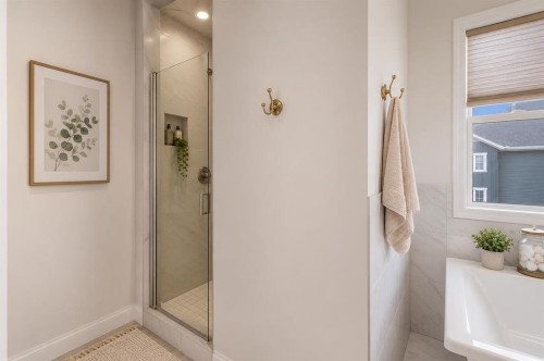 63 Carrington Manor Nw, Calgary, AB - Indoor Photo Showing Bathroom