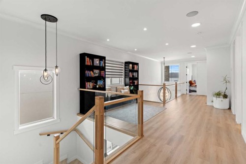 4524 87 Avenue Ne, Calgary, AB - Indoor Photo Showing Other Room
