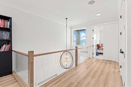 4524 87 Avenue Ne, Calgary, AB - Indoor Photo Showing Other Room