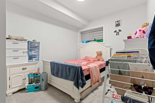 4524 87 Avenue Ne, Calgary, AB - Indoor Photo Showing Bedroom
