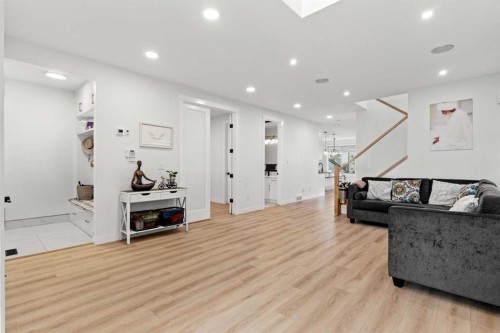 4524 87 Avenue Ne, Calgary, AB - Indoor