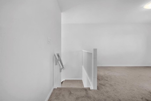 641 Southwinds Close Sw, Airdrie, AB - Indoor Photo Showing Other Room