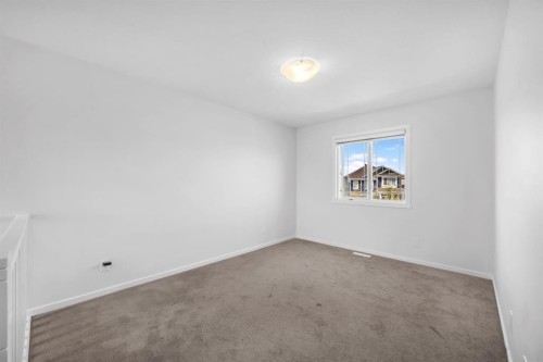641 Southwinds Close Sw, Airdrie, AB - Indoor Photo Showing Other Room