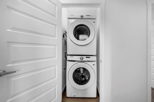 641 Southwinds Close Sw, Airdrie, AB - Indoor Photo Showing Laundry Room