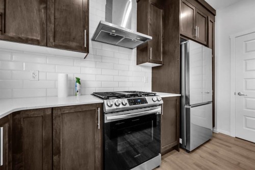 641 Southwinds Close Sw, Airdrie, AB - Indoor Photo Showing Kitchen