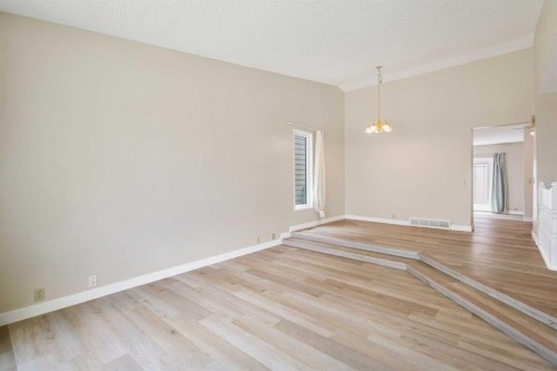 1111 Berkley Drive Nw, Calgary, AB - Indoor Photo Showing Other Room