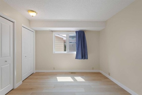 1111 Berkley Drive Nw, Calgary, AB - Indoor Photo Showing Other Room