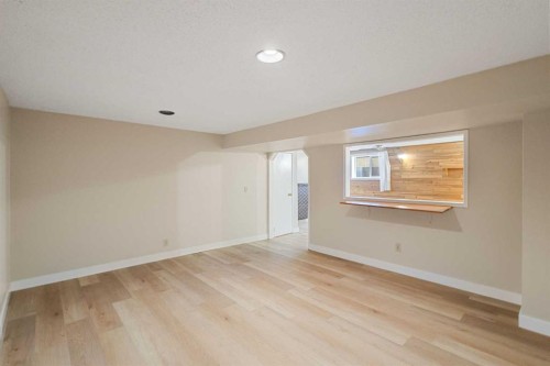 1111 Berkley Drive Nw, Calgary, AB - Indoor Photo Showing Other Room