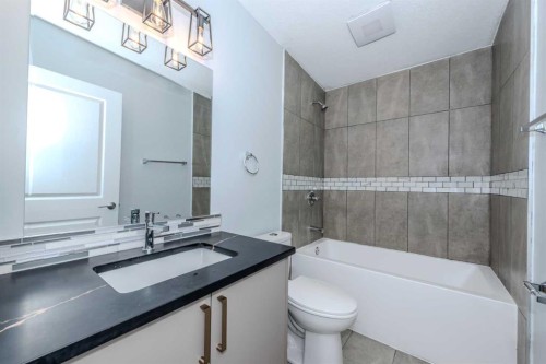 5655 Dalhousie Drive Nw, Calgary, AB - Indoor Photo Showing Bathroom