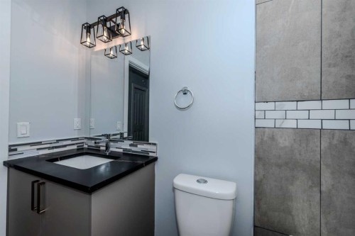 5655 Dalhousie Drive Nw, Calgary, AB - Indoor Photo Showing Bathroom