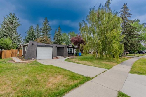 5655 Dalhousie Drive Nw, Calgary, AB - Outdoor