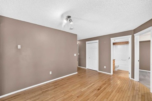 3109-70 Panamount Drive Nw, Calgary, AB - Indoor Photo Showing Other Room